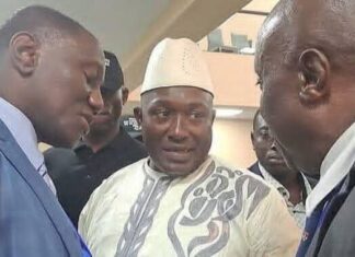 Toumba extrait dans le flou : ses avocats montent au créneau et démentent le communiqué du Parquet(communiqué)