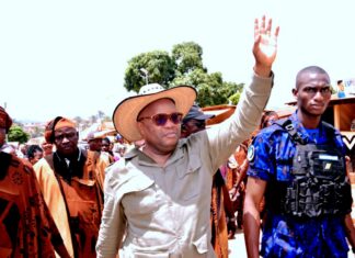 « Porté par les femmes et la jeunesse de Lola, Me Kéoulen Doré officialise sa candidature et appelle à une élection apaisée »