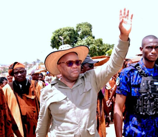 « Porté par les femmes et la jeunesse de Lola, Me Kéoulen Doré officialise sa candidature et appelle à une élection apaisée »