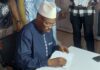 Dédicace de “La transition économique de 1986 en Guinée” : Dr Ousmane Kaba replonge le pays dans son tournant économique historique