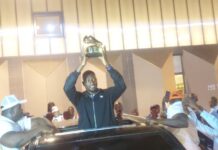 Conakry célèbre son héros : Serhou Guirassy accueilli en triomphe après son soulier d’or européen