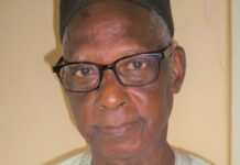 Décès de Souleymane Diallo : le Gouvernement salue la mémoire d’un monument de la presse guinéenne