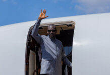 Le Prรฉsident Mamadi Doumbouya sโenvole pour la Grรจce pour son congรฉ annuel
