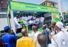 Interdiction du plastique jetable : la caravane « Guinée sans plastique » démarre à Kaloum