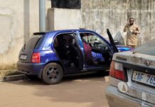 Conakry : deux corps sans vie découverts dans un véhicule fermé à Petit Simbaya
