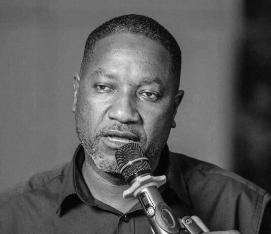 SÉNÉ DIALLO : le micro s’est tu, mais ta voix continuera de résonner en nous… Par Tomou Traoré